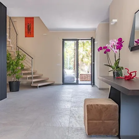 Villa Del Sasso Cremia Lakefront Villa With Jacuzzi And Pool וילה