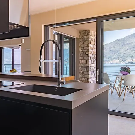 Villa Del Sasso Cremia Lakefront Villa With Jacuzzi And Pool וילה *