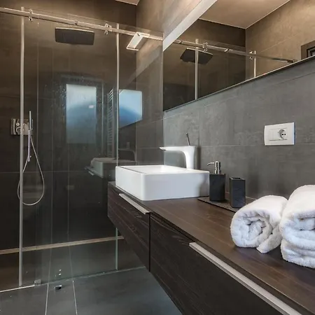 Villa Del Sasso Cremia Lakefront Villa With Jacuzzi And Pool *