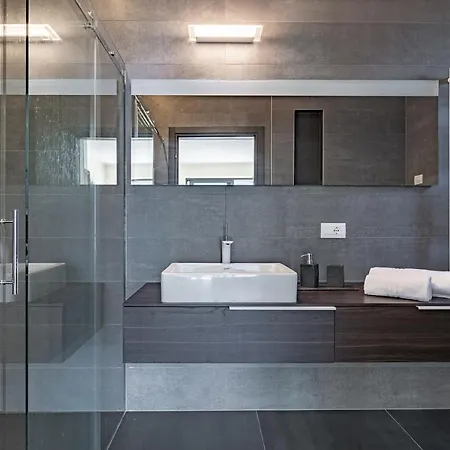 Villa Del Sasso Cremia Lakefront Villa With Jacuzzi And Pool