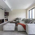 Villa Del Sasso, *