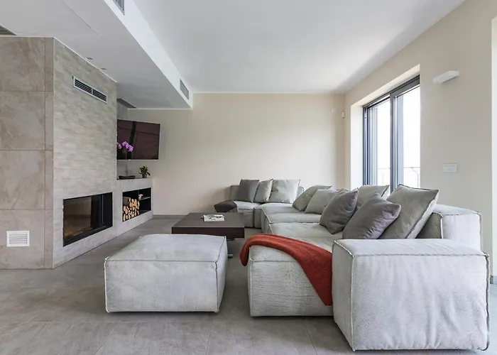 Βίλα Del Sasso, *