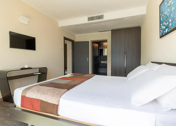 Βίλα Del Sasso, *